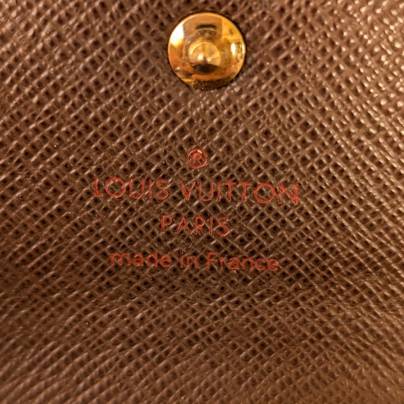 Louis Vuitton Damier Ebene 6 Key Holder - Picture 11 of 13